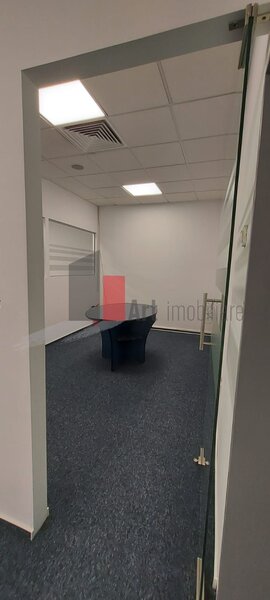 Mosilor (include apa, curent, gaz in chirie) spatiu comercial de 140 mp